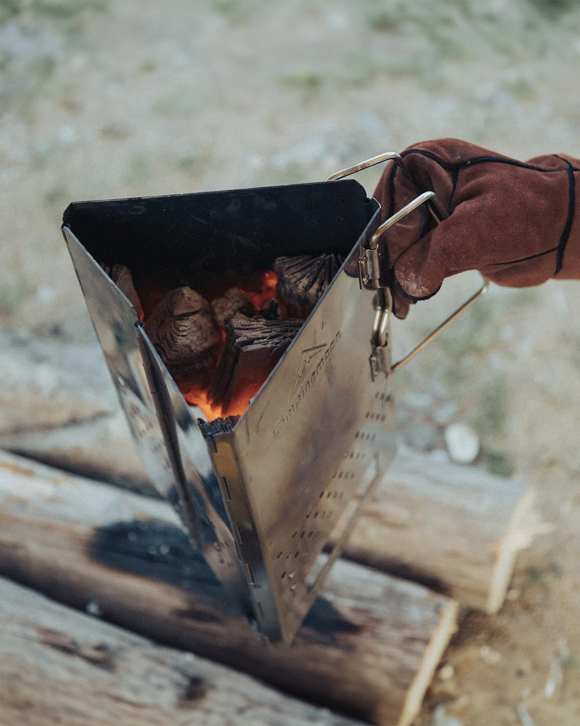 Three-Sided Foldable Charcoal Chimney Fire Starter