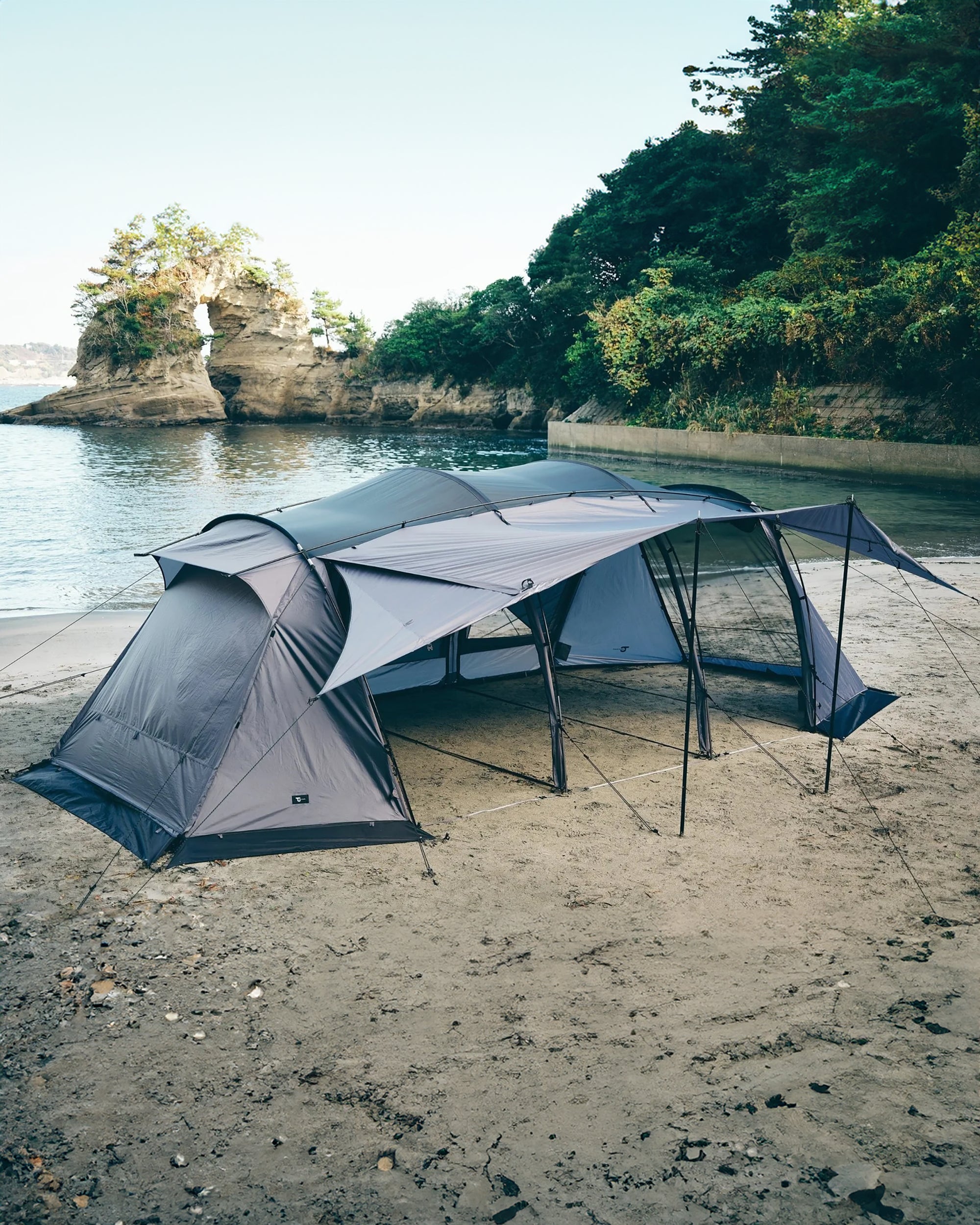 TOKYO CRAFTS WINGFORT Four Person 2-Room Tent Shelter